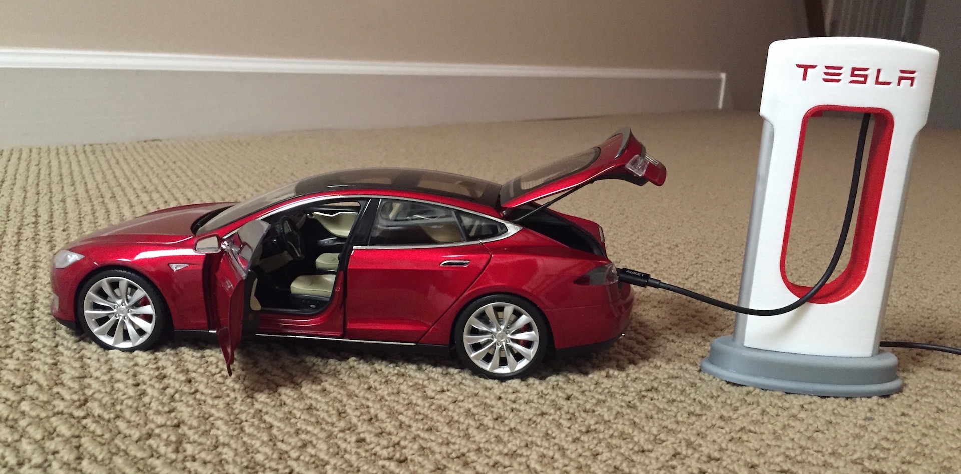 Tesla-die-cast-Model-S-MySupercharger.jpg