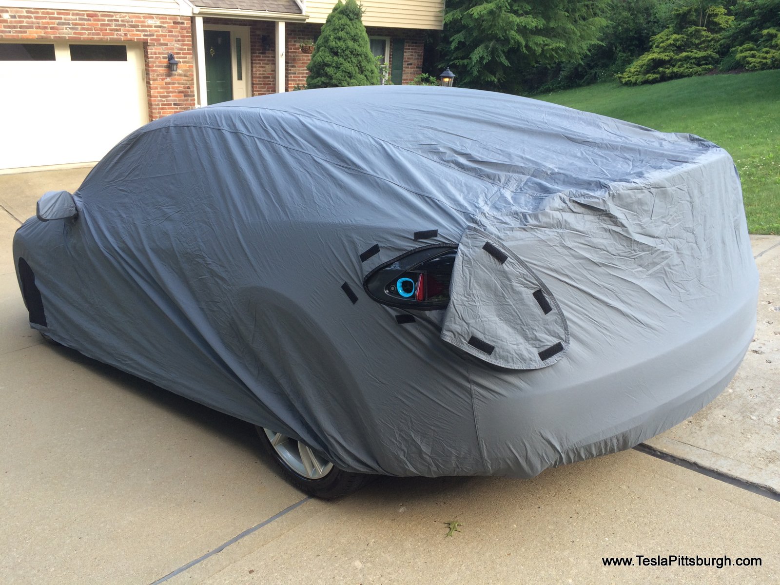 Review Tesla Model S car cover for both indoor and